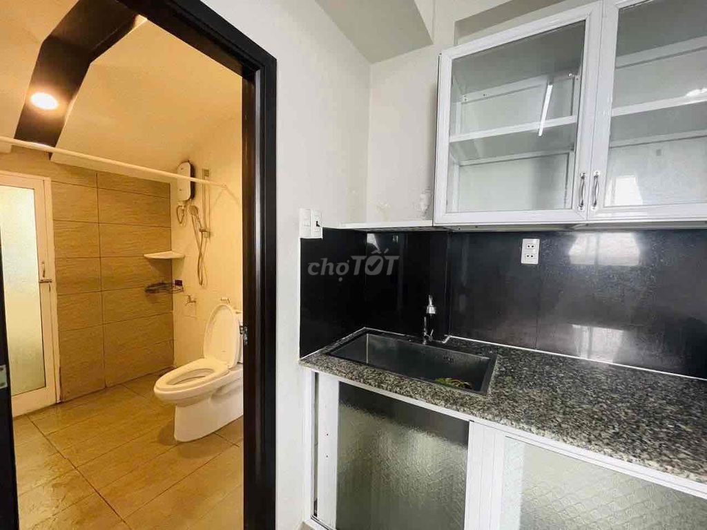 Rent a skylight studio right at the University of Industrial Engineering.