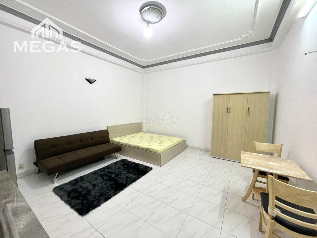 The student's apartment and the employee at the airport.