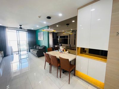 Kingston's restaurant. One bedroom is equal to 15 million. 2 bedrooms equals 18 million. Three bedrooms equals 23 million.