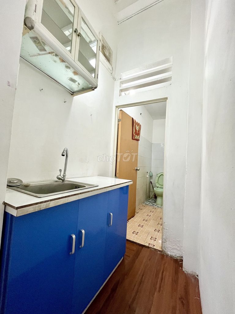 Room 20 meters 2 at 182 Thoại Ngọc Hầu Street, nice clean room.
