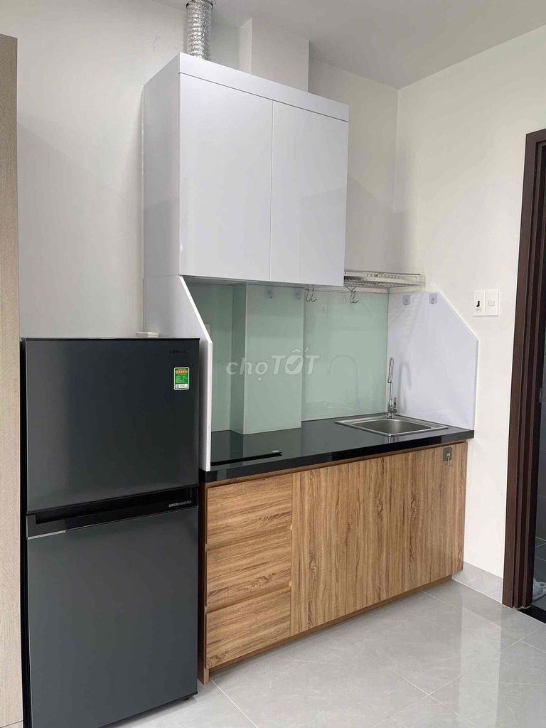 It's the owner who rents the full Võ Duy Ninh furniture.