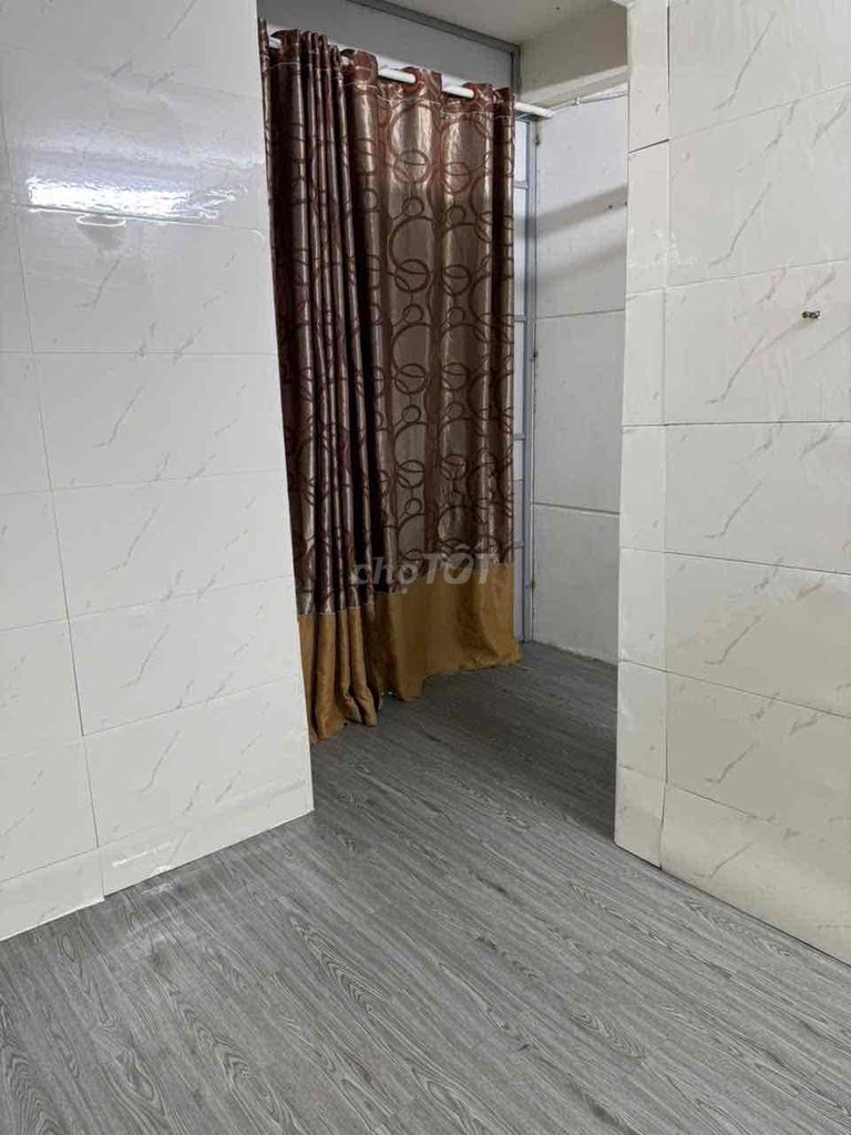 Rent room, air conditioning, washing machine.