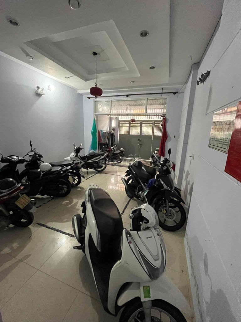 The room with the air conditioning shelf is right here. Lotte mart Gò Vấp.