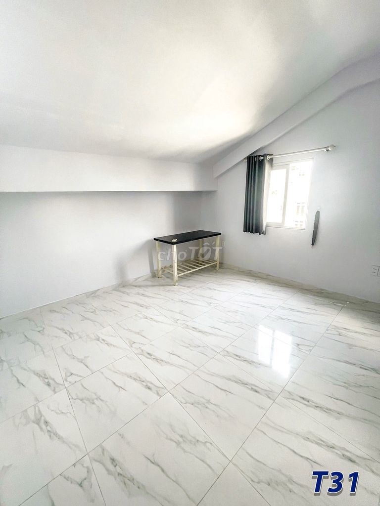 empty room with open air conditioning