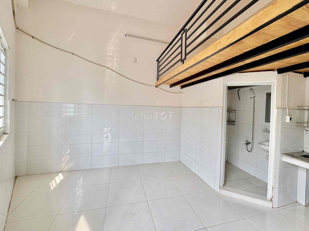 The underprivileged motel has elevator security right here intown Cộng Hoà.