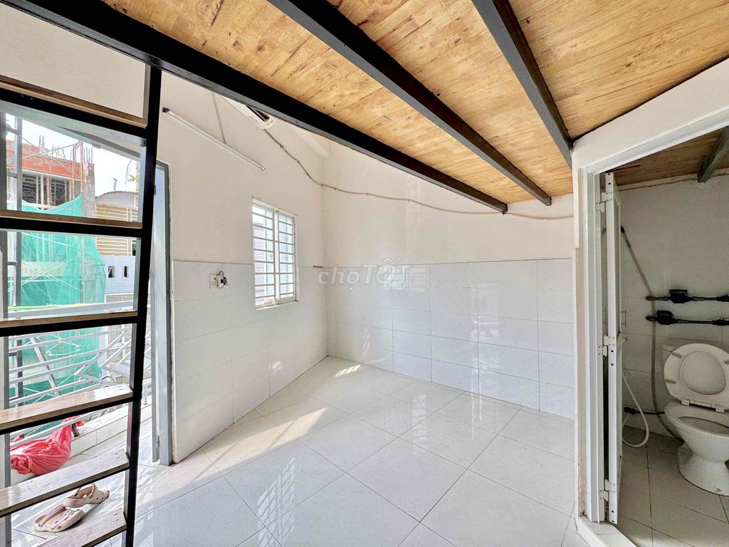 The underprivileged motel has elevator security right here intown Cộng Hoà.