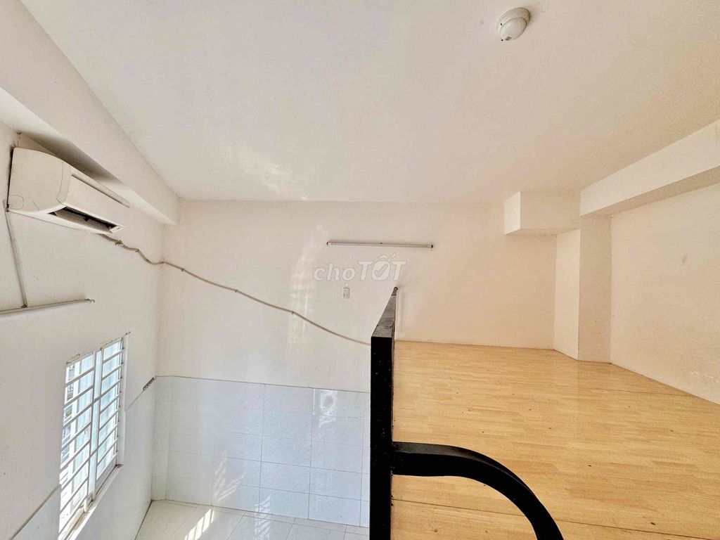 The underprivileged motel has elevator security right here intown Cộng Hoà.