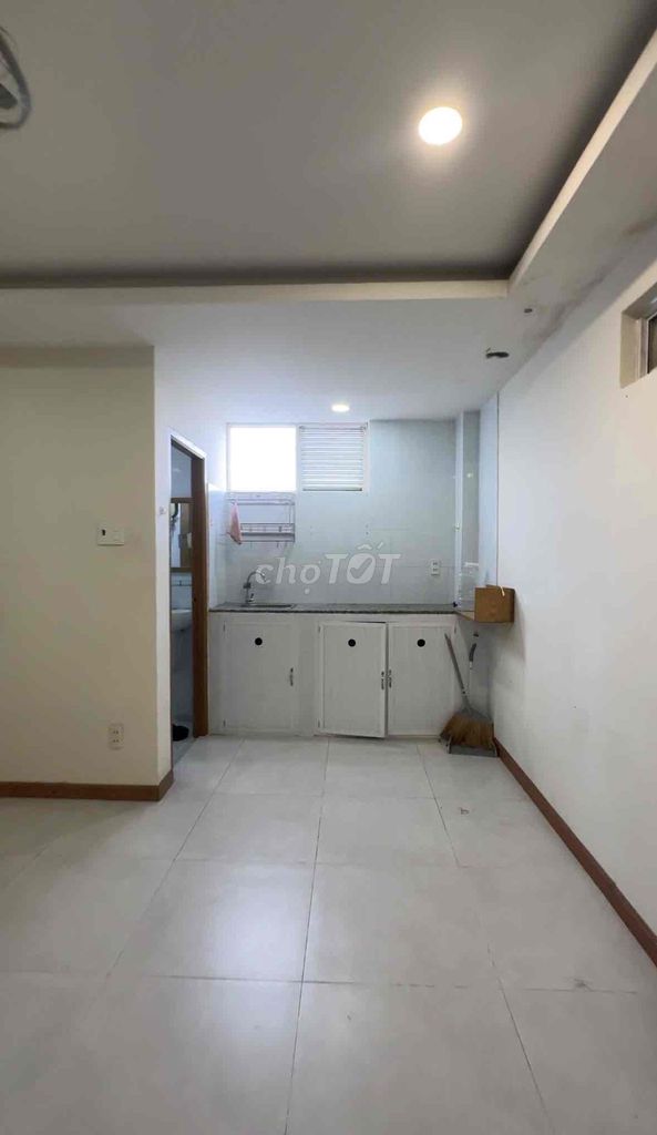 Studios are not furniture - very cheap at the heart of District 7
