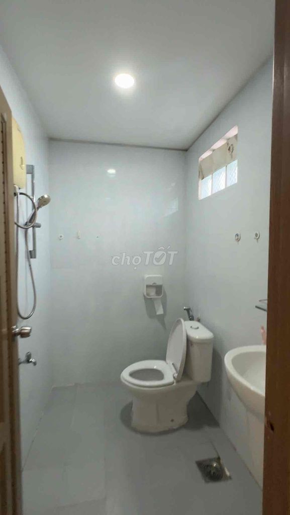 Studios are not furniture - very cheap at the heart of District 7