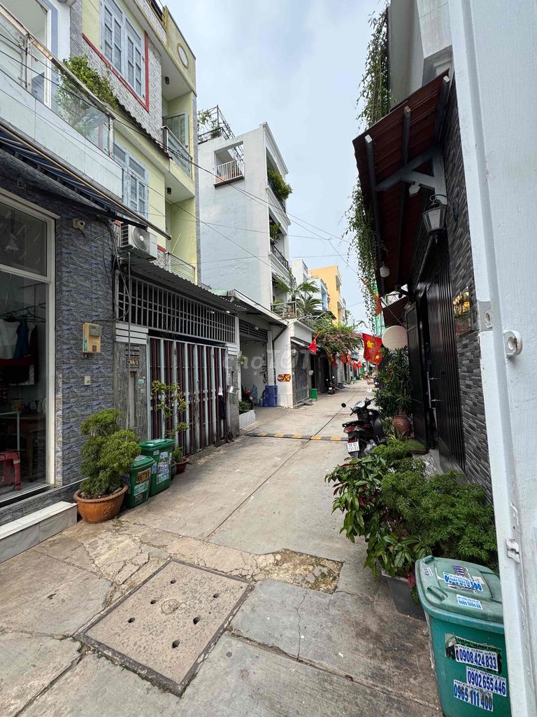 We'll rent room to area 38 m2 (2 floor)