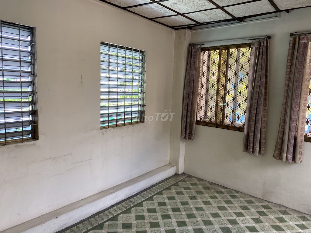 The room is like Nơ Trang Long cash nears the Grand Hall.