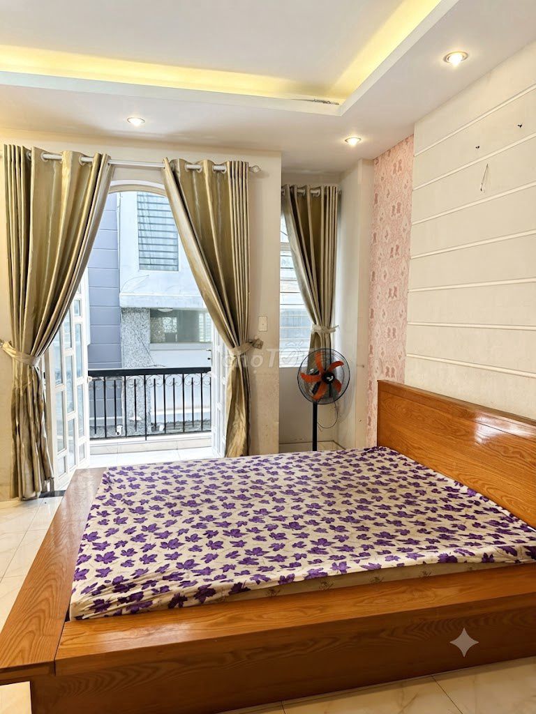 Rent the 7th District lodge, Vincom Super Racine Super-Cave.