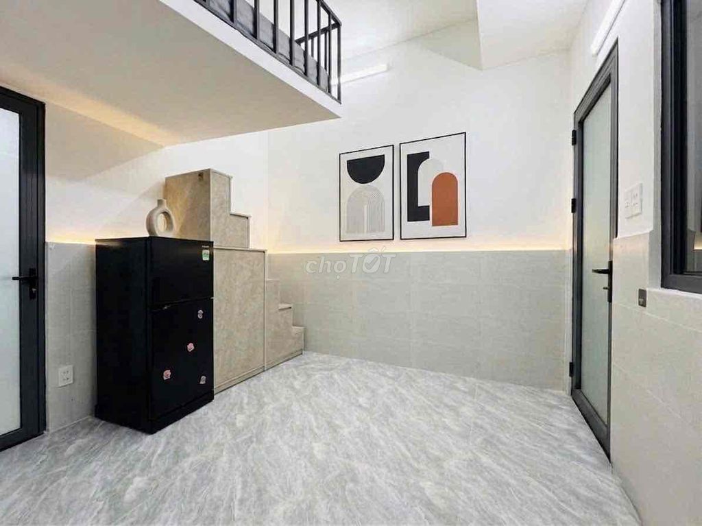 The studio apartment is full of furniture at Nguyễn Oanh.