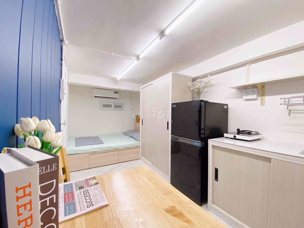 Renting a cheap room at District 1.