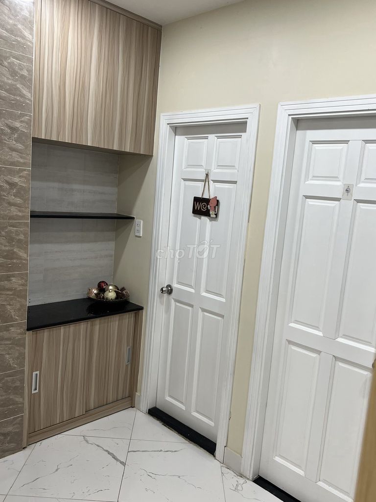 It's the owner who rents a two-room apartment.