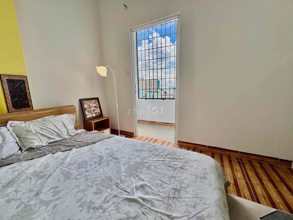 Rent the open-salt balconies suite.