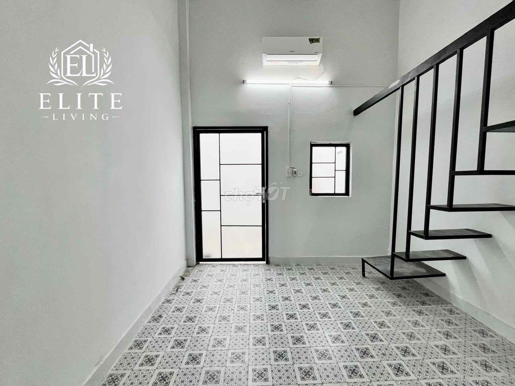 The new high guard is built right near Lê Văn Việt - male friend - cnc