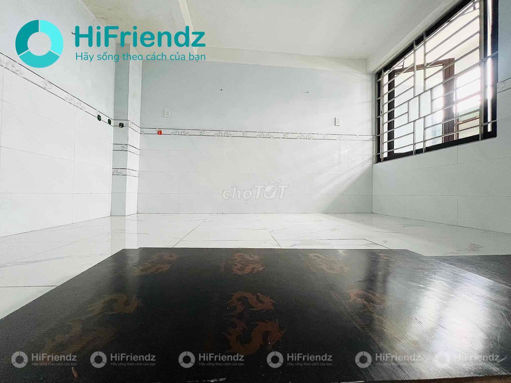Cheap hotels close to Phạm Văn Đồng 25 meters for students and staff.