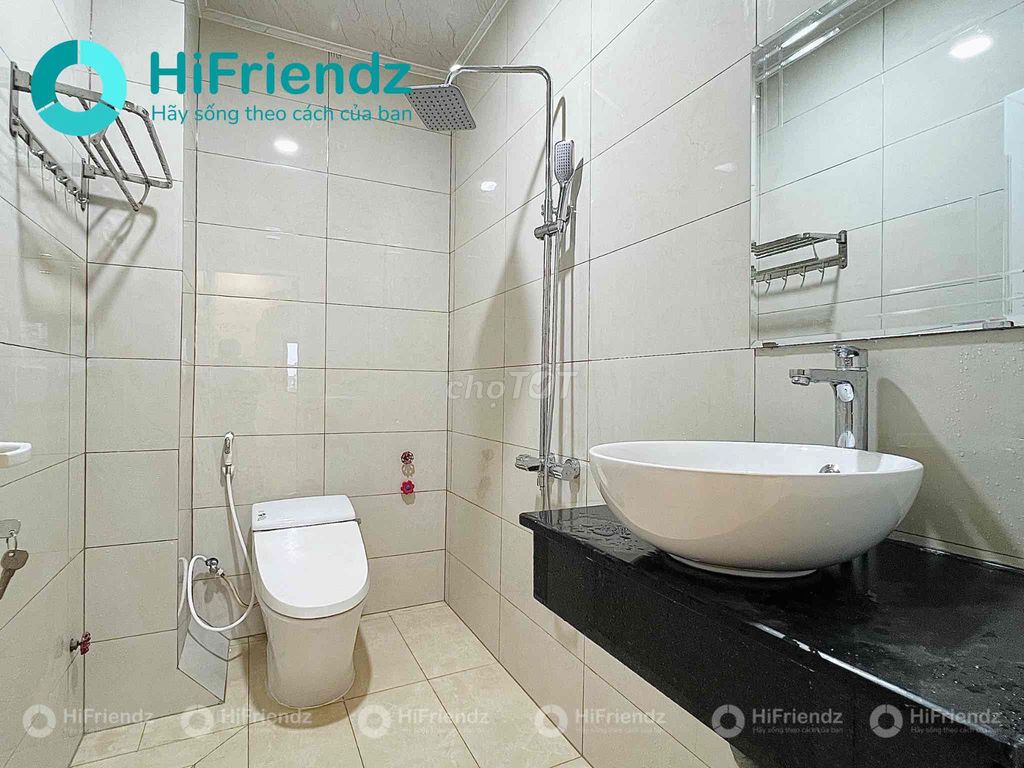 Cheap hotels close to Phạm Văn Đồng 25 meters for students and staff.