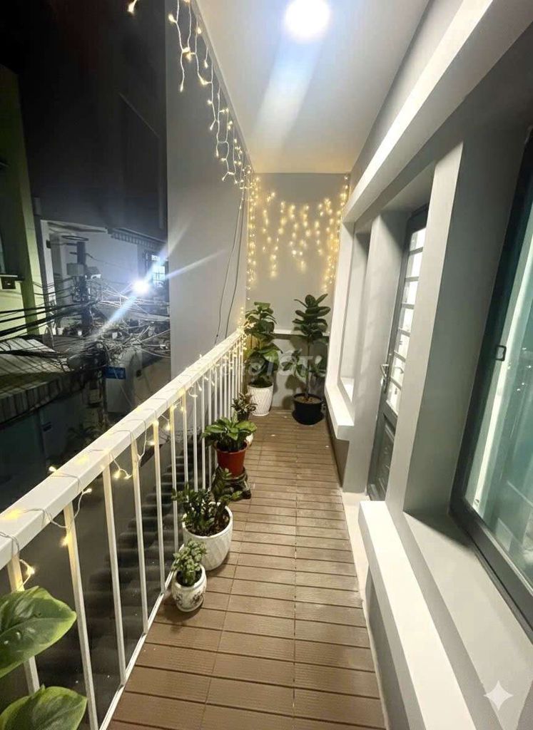 - There's a balcony.