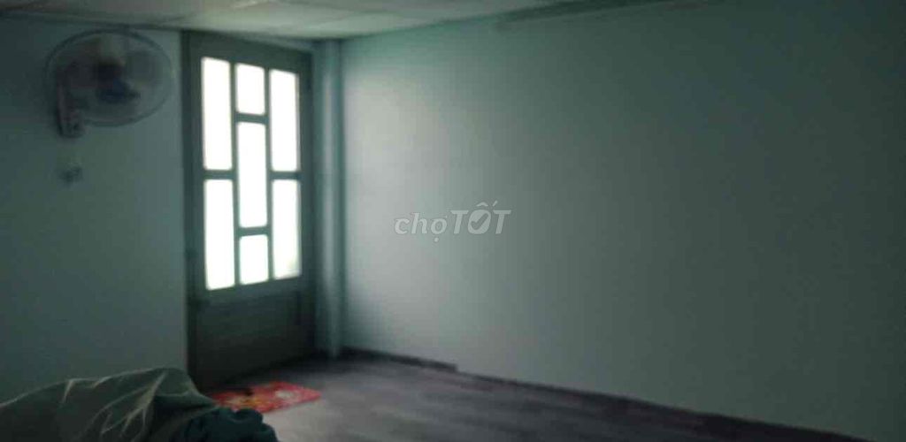 Rent a room at Nguyễn Xí. Security inn.