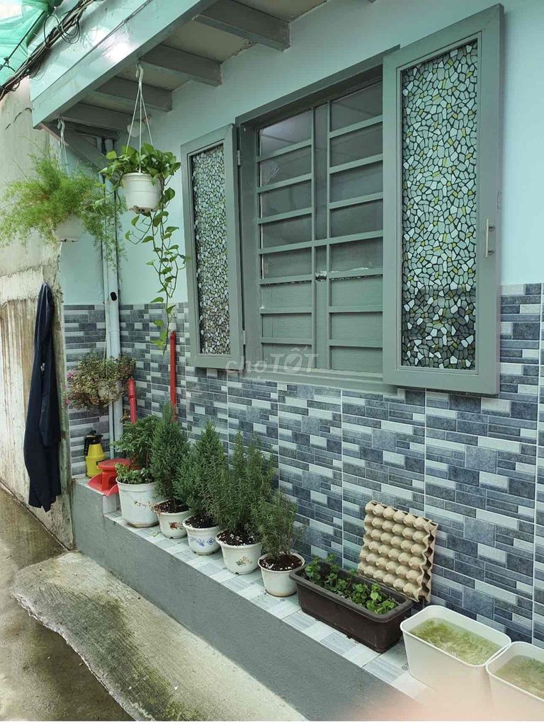 Rent a room at Nguyễn Xí. Security inn.
