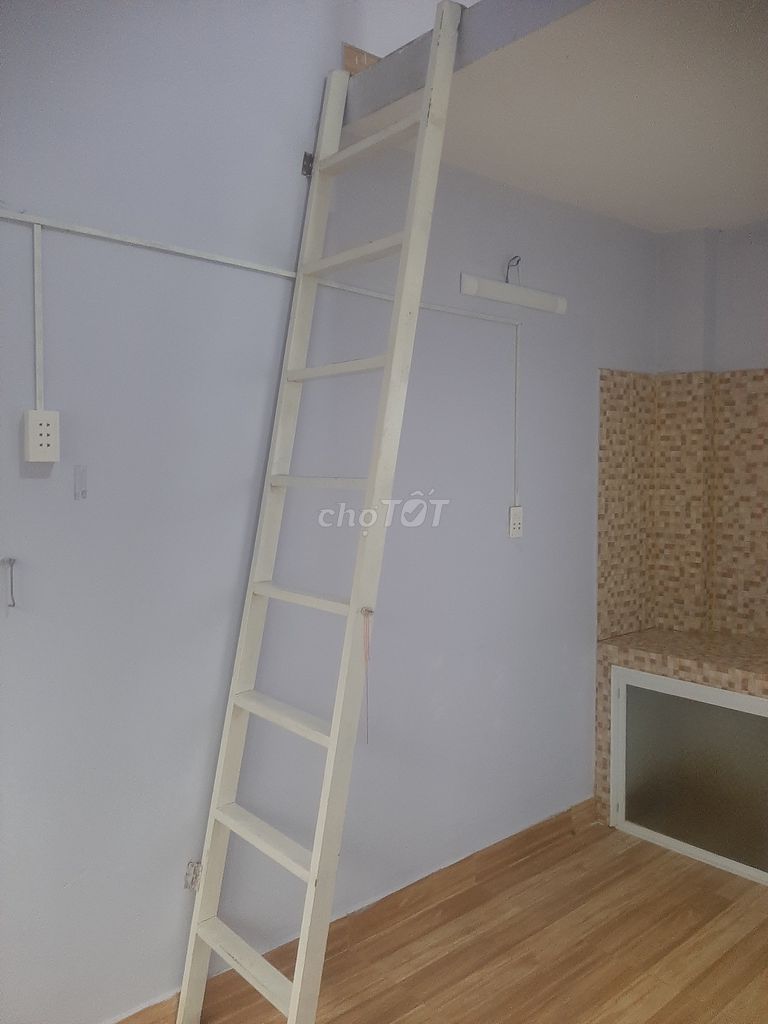 Rent a Moscow House, clean at Thủ Đức near the Bridge.