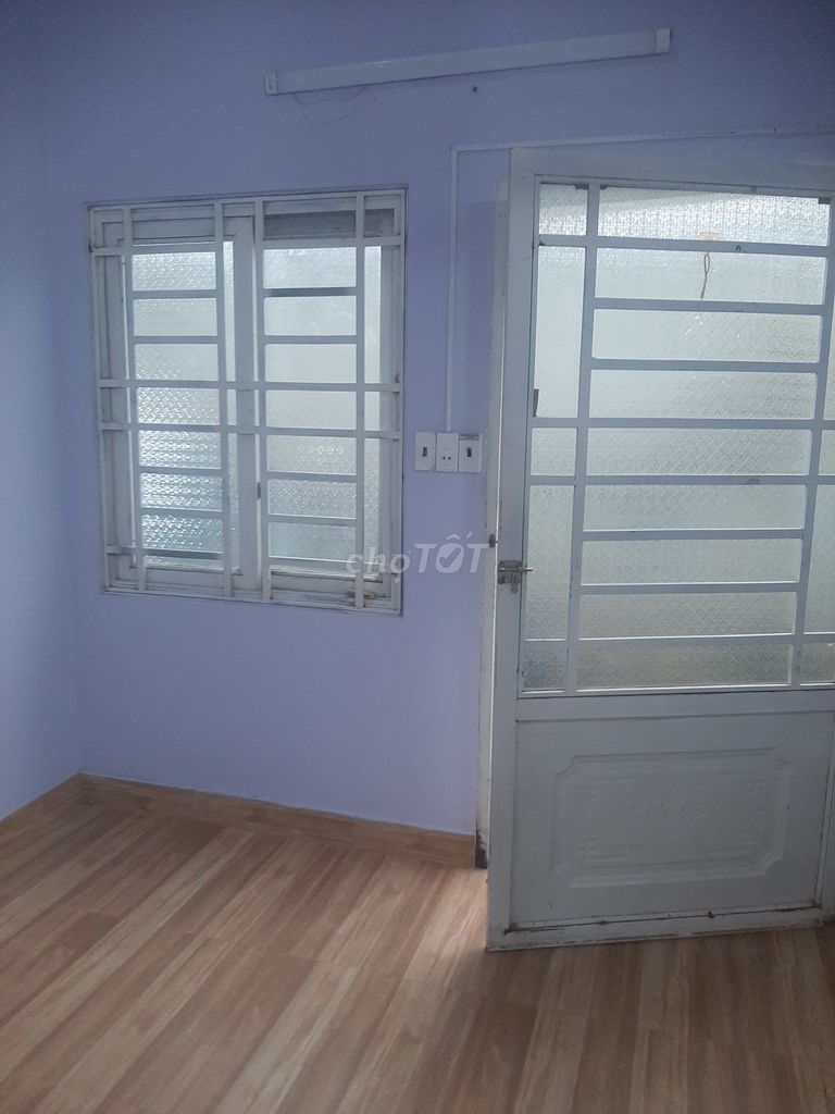 Rent a Moscow House, clean at Thủ Đức near the Bridge.