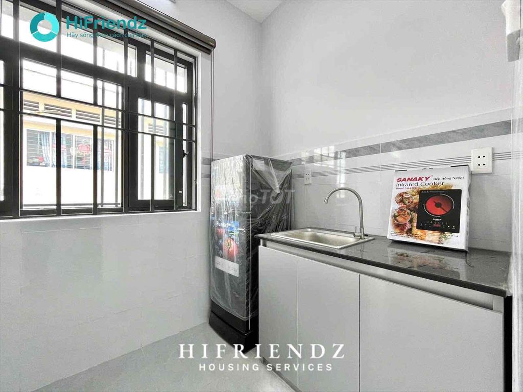 Master Studio Full's balcony interior machine wash at the center