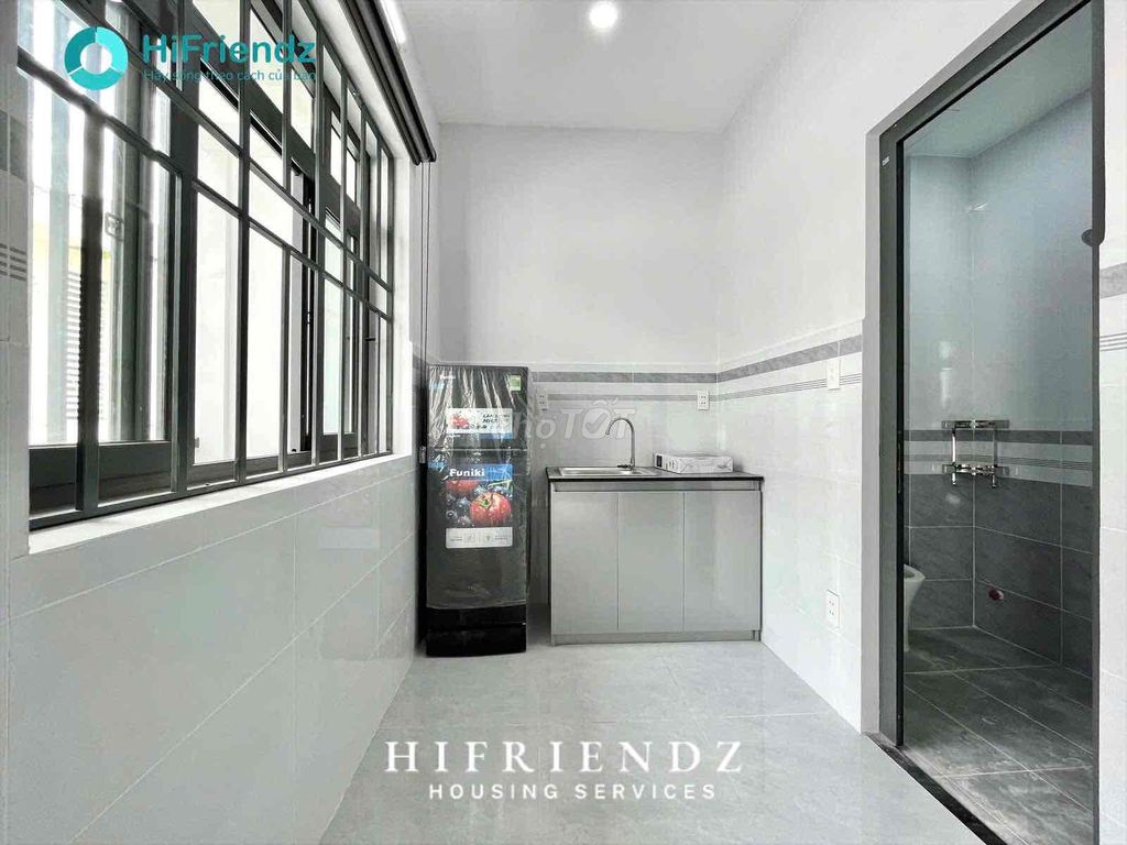 Master Studio Full's balcony interior machine wash at the center
