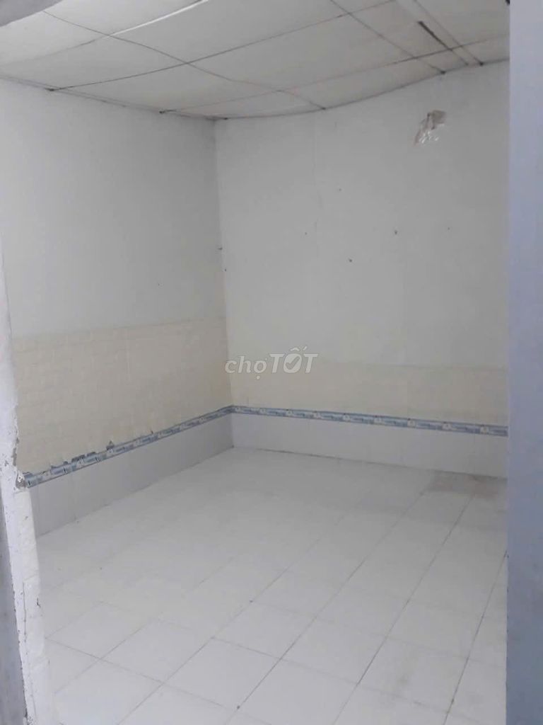 Qq Street Inn, Peace Hall A, Bình Tân ground, quiet