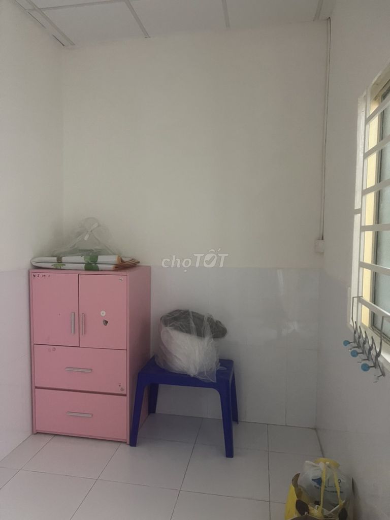 Rent room.
