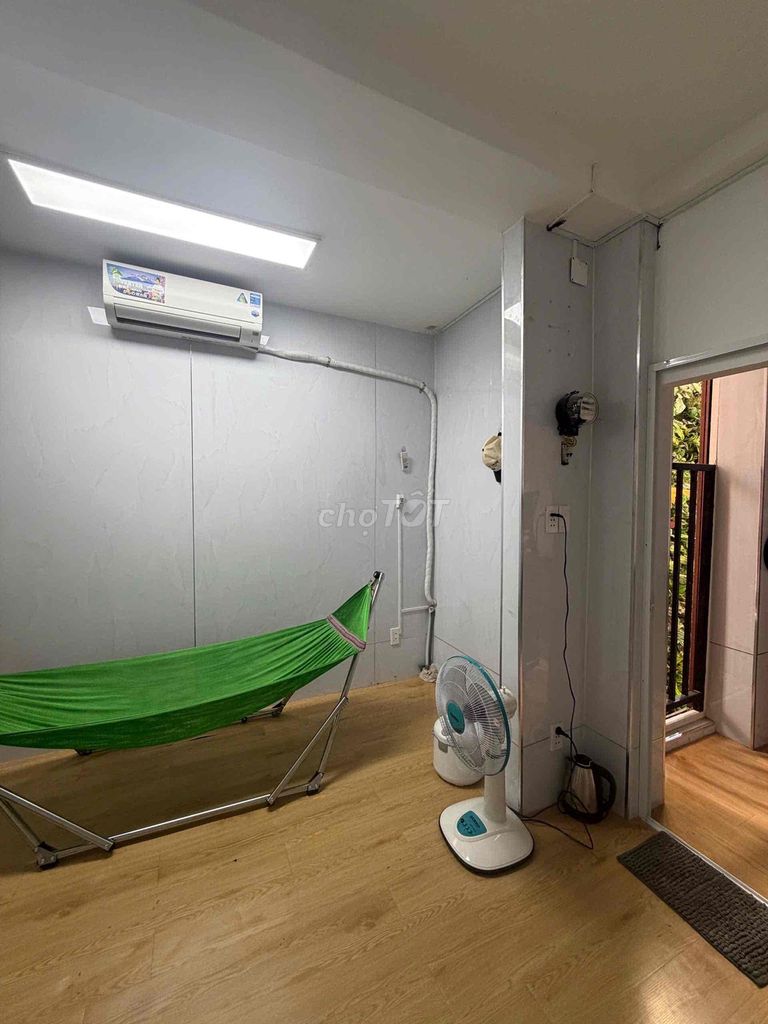 Rent the checkout room for Phú Nhuận pxl front balcony.