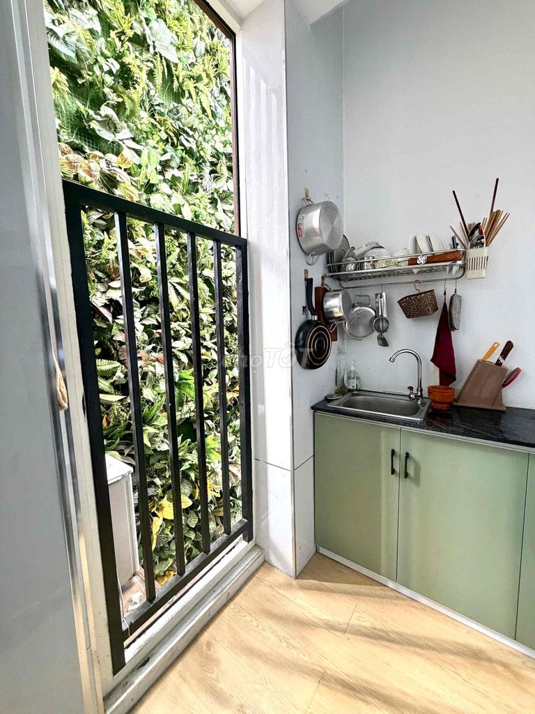 Rent the checkout room for Phú Nhuận pxl front balcony.