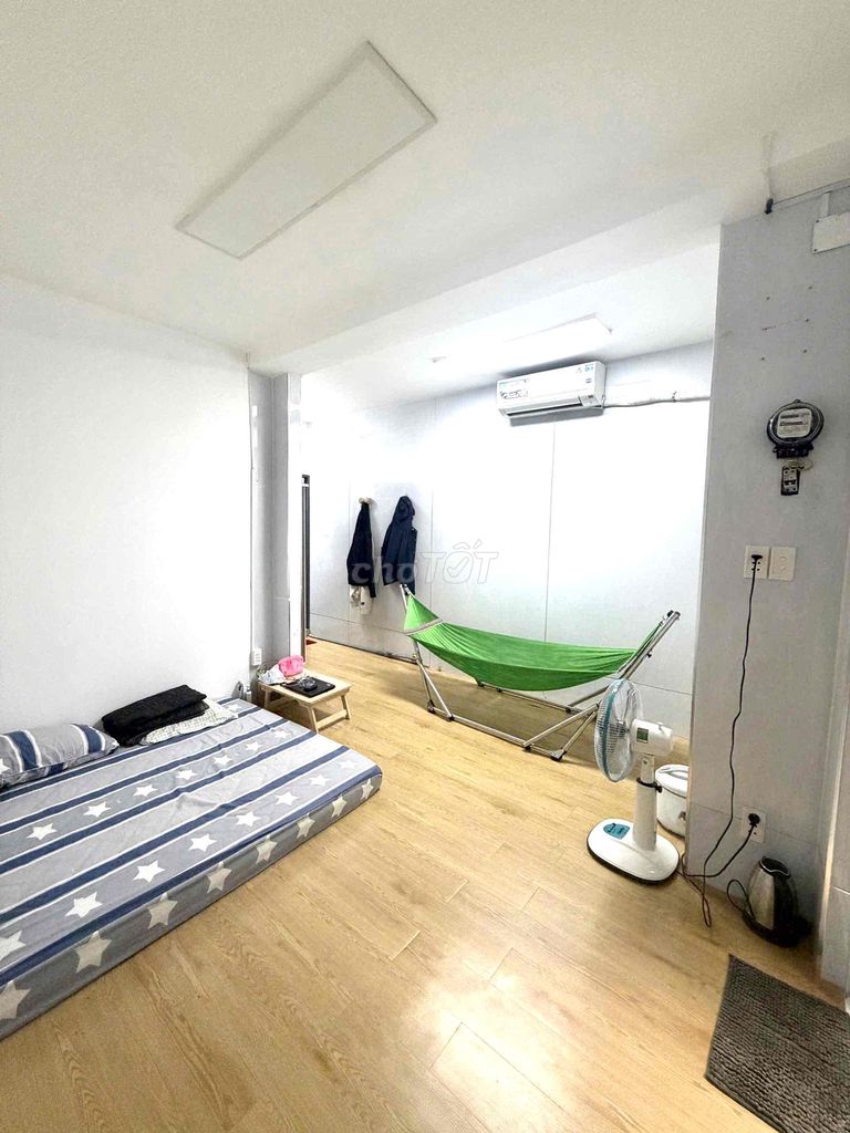 Rent the checkout room for Phú Nhuận pxl front balcony.