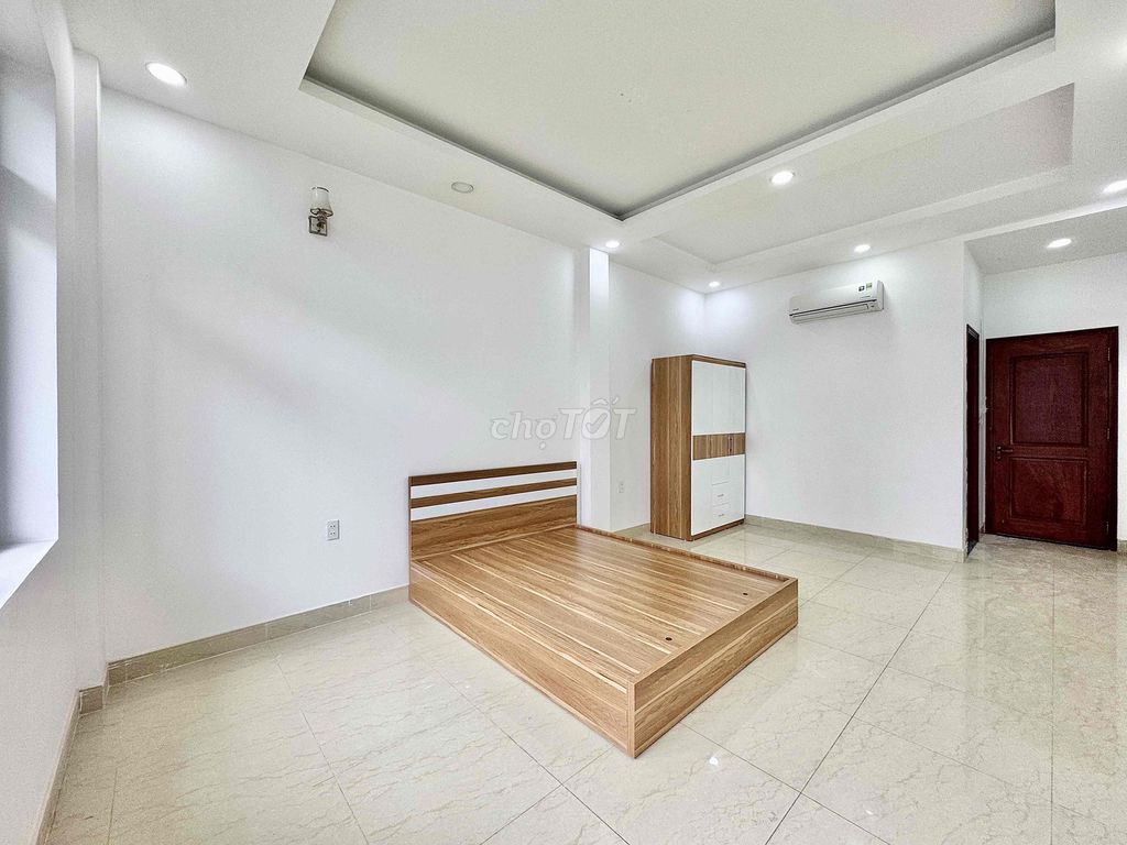 rent a window on Nguyễn Sỹ Sách Tân Bình