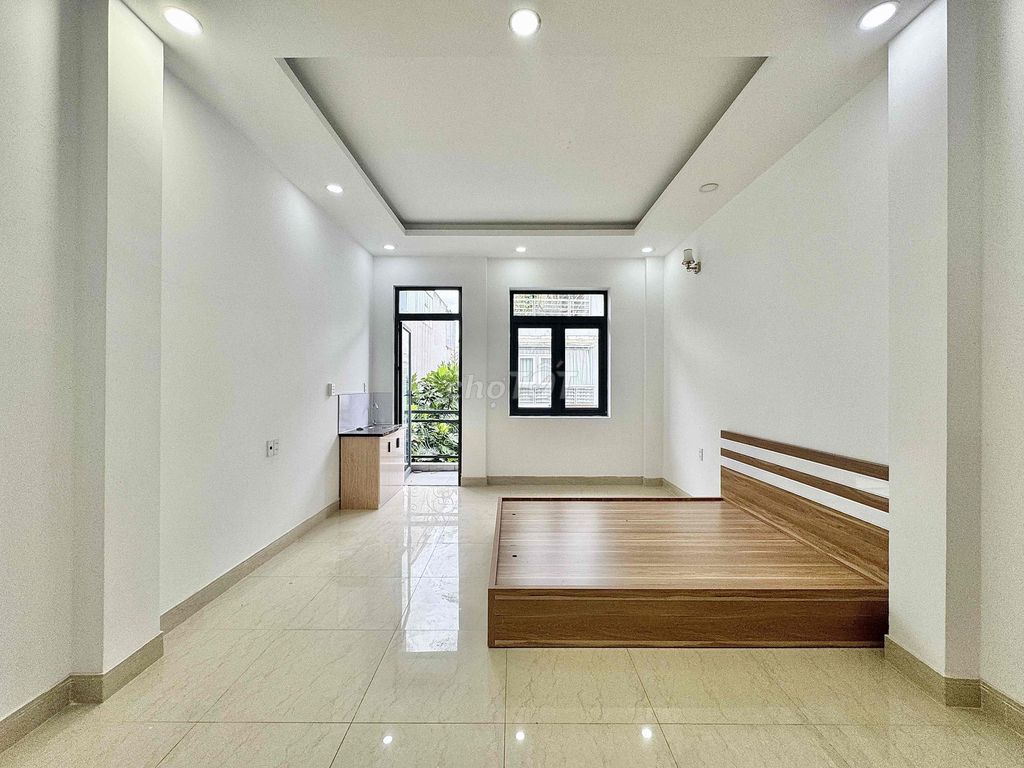 rent a window on Nguyễn Sỹ Sách Tân Bình
