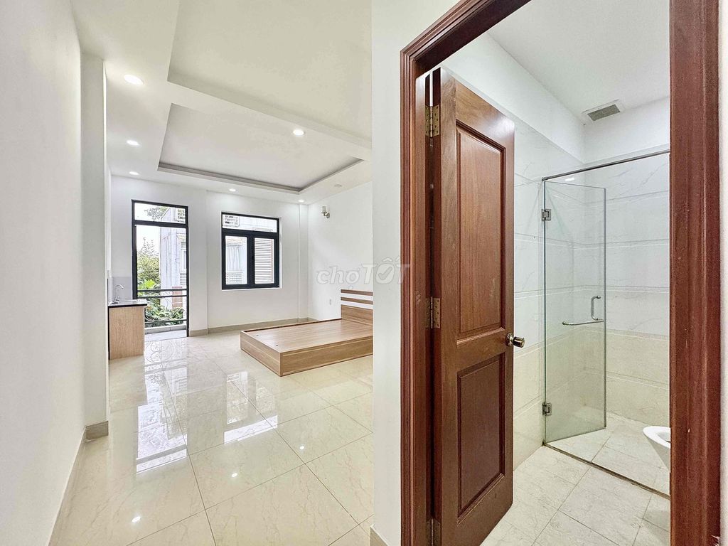 rent a window on Nguyễn Sỹ Sách Tân Bình