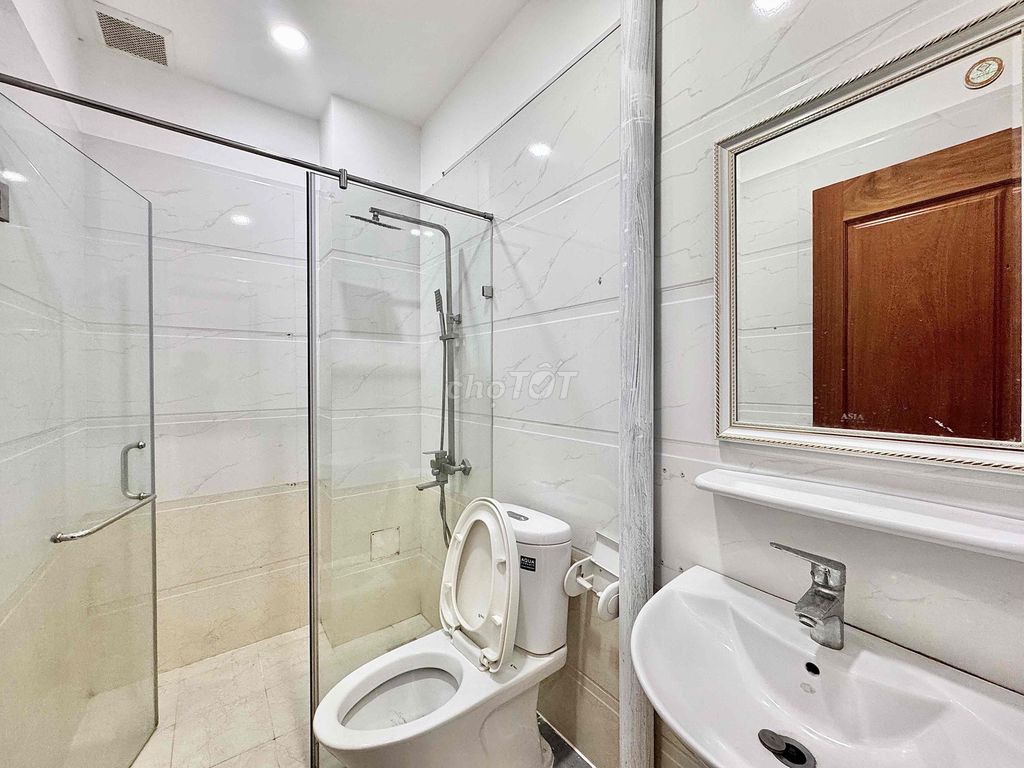 rent a window on Nguyễn Sỹ Sách Tân Bình