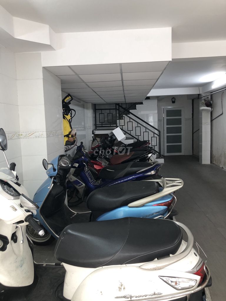 Modern Lý Tế Xuyên-Linh Đông Street motel.