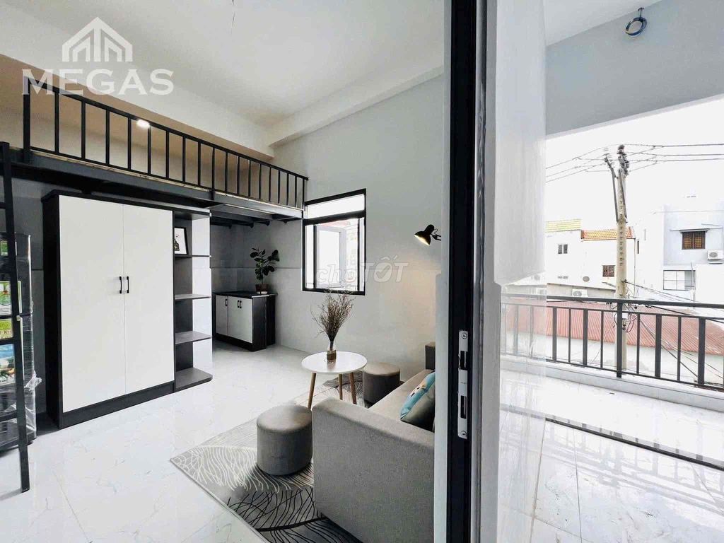 Rent a large sky window, Dương Quảng Hàm near University vlu