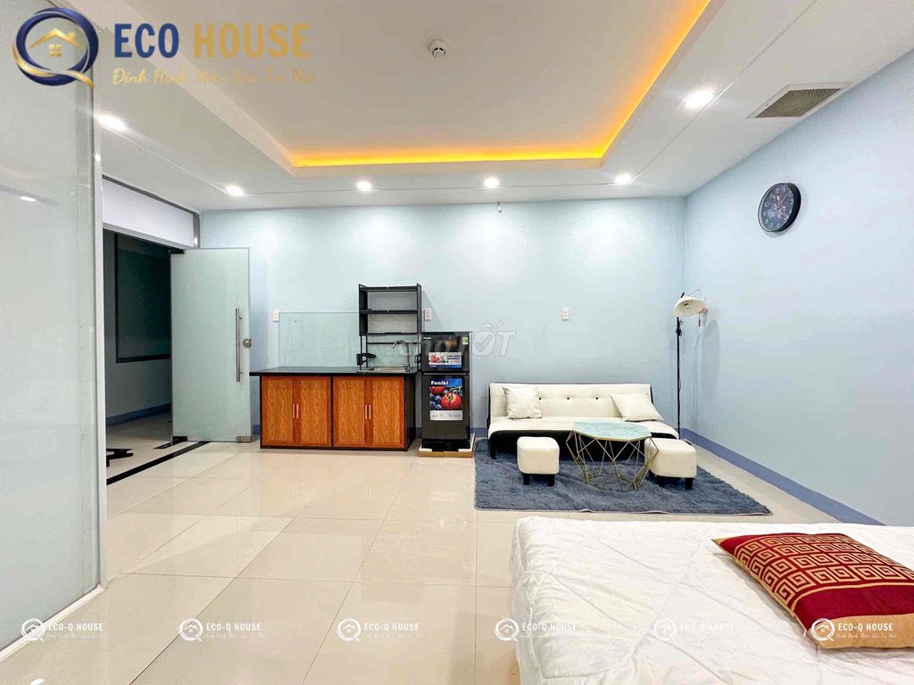 Nice room, full furniture.