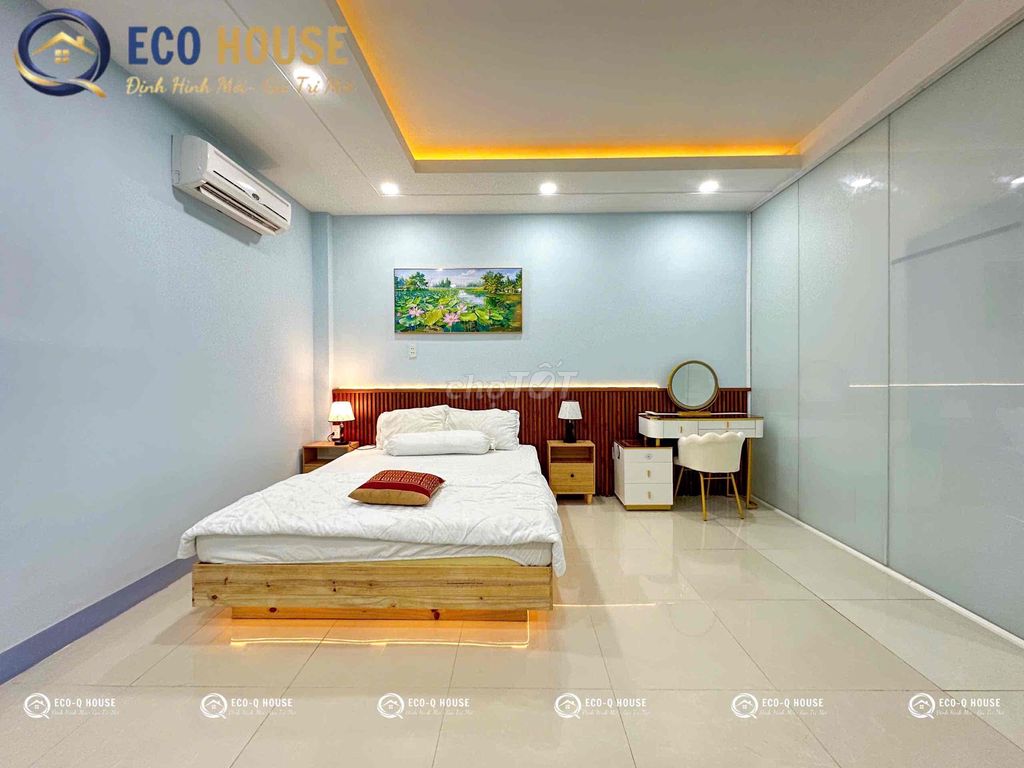 Nice room, full furniture.