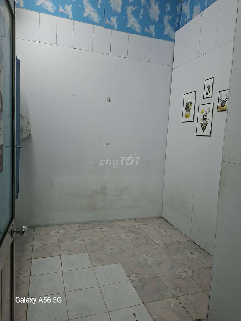 student room - road front