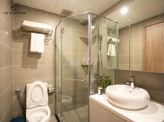 A two-way bedroom right into the 1st district. Two is extremely convenient.