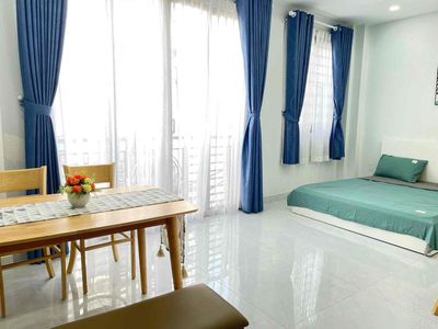 [ Rents Service apartments ] Studio 30 meters 2 balcony Trường Sa bordering District 1