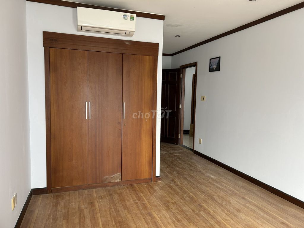 The owner needs to rent a Quốc Cường Gia Lai 1 apartment.