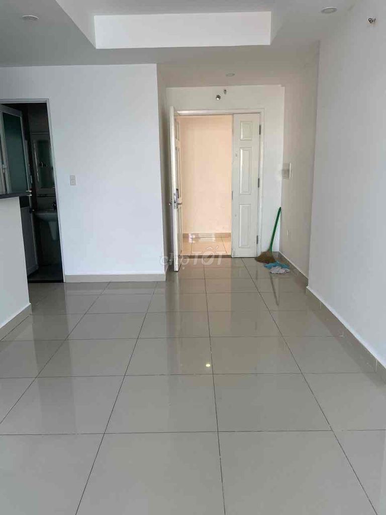 Rent a two-room apartment. Two new day toilets.