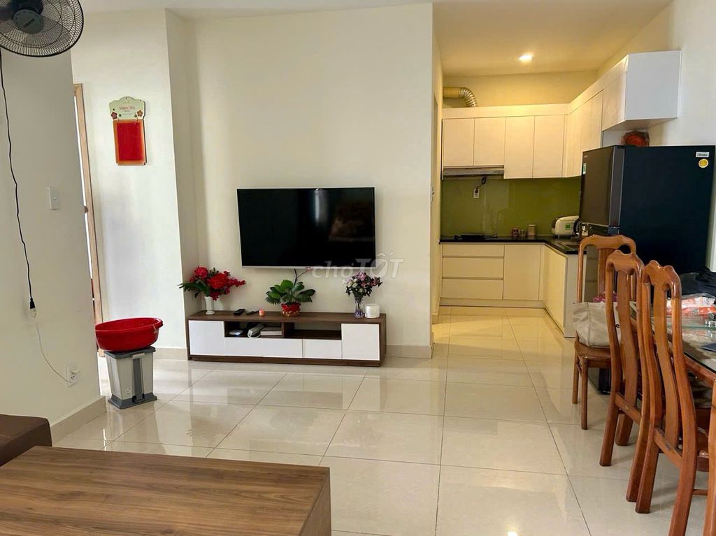 Rent room 62 meters 2 bedrooms. Two full toilets. Looks like 15/10.