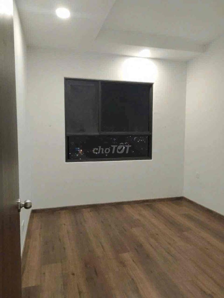 One bedroom.